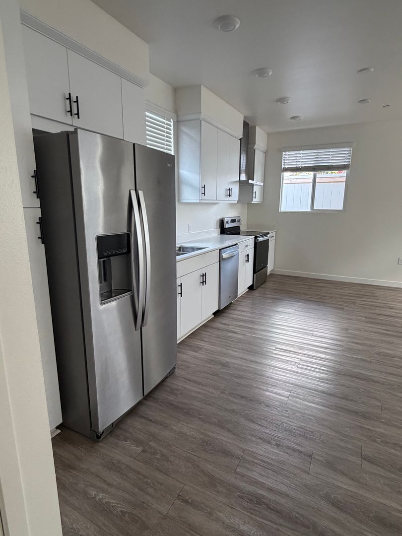 San Diego Apartment: 4019 Logan Avenue