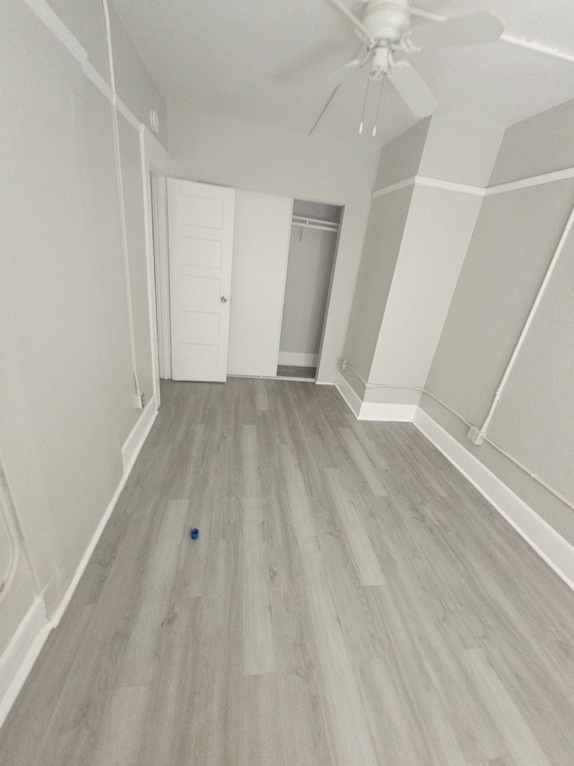 San Diego Apartment: 2165 Oceanview Blvd.