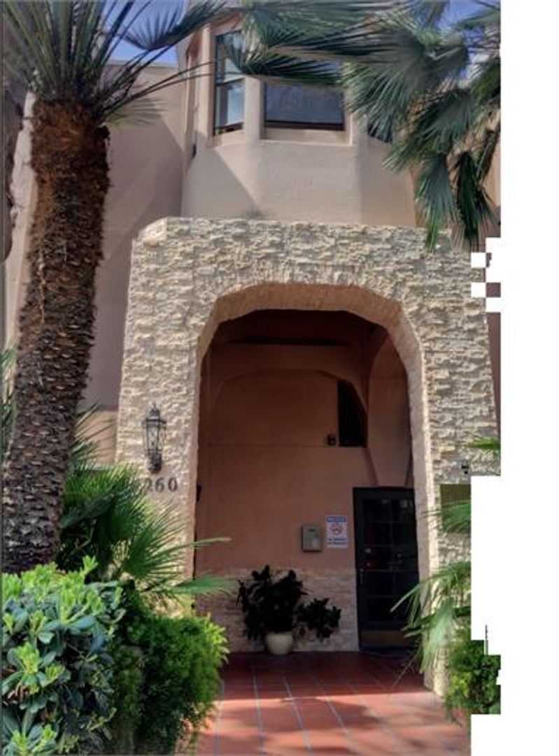 San Diego Apartment: 4260 Third Ave.