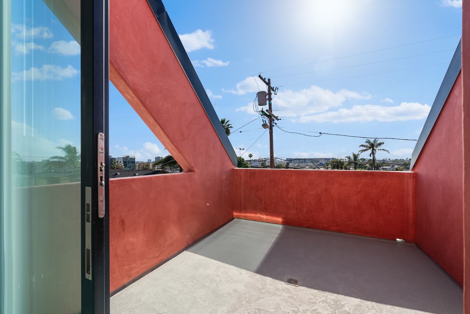 San Diego Apartment: 4384 Hamilton Street