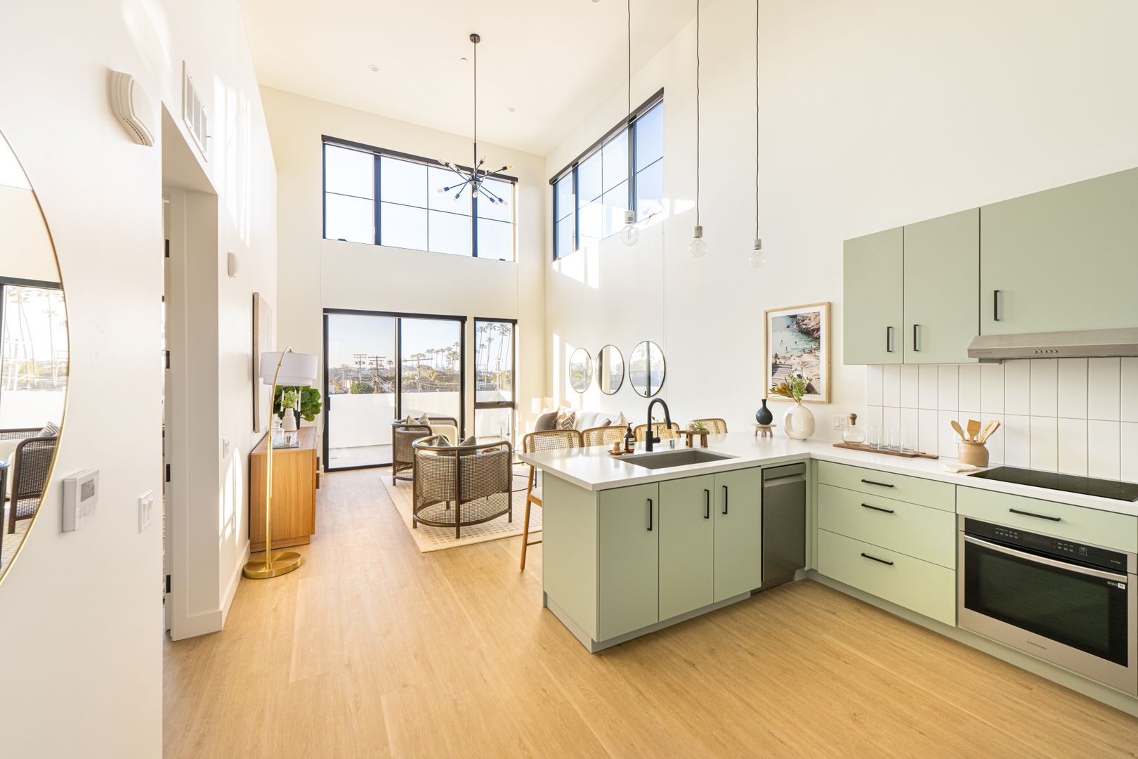 Oceanside Apartment: 1931 S. Coast Hwy