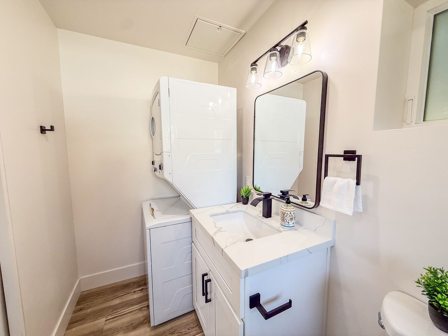 San Diego Apartment: 2519 Columbia Street