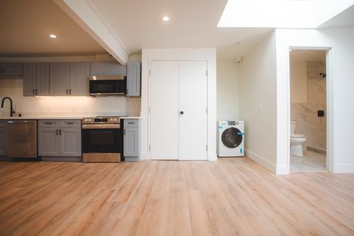 Urban Living at The Waldorf Apartments – Newly Renovated Boutique Apartments in the Heart of North Park, San Diego – photo 1