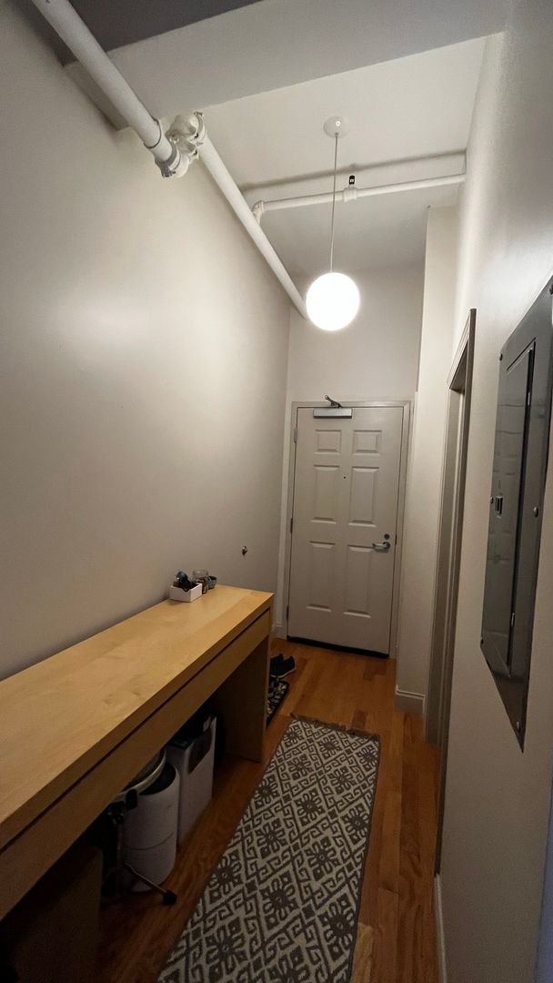 Beautiful Downtown Apartment 6 of 14