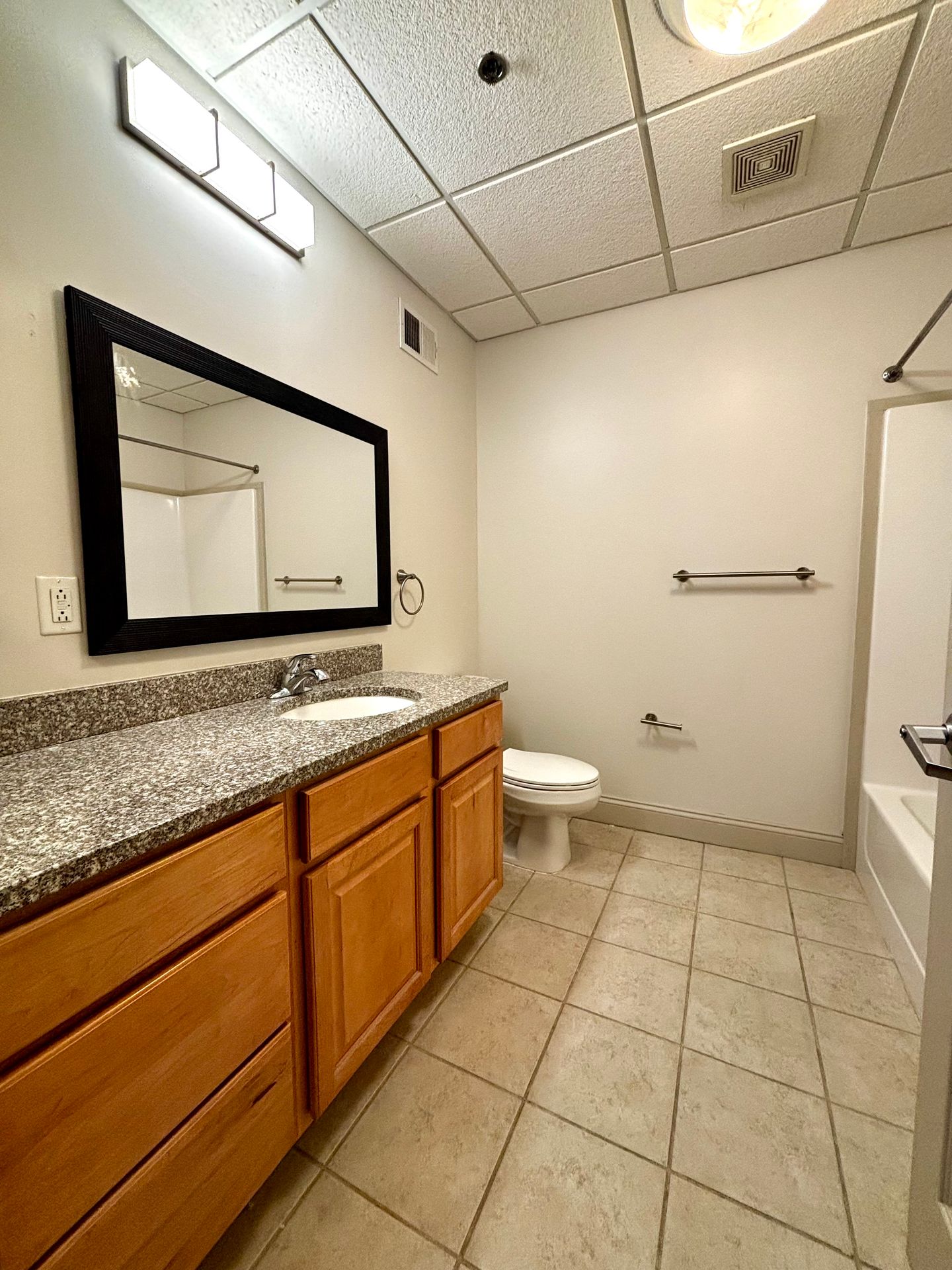 Beautiful Downtown Apartment 8 of 12