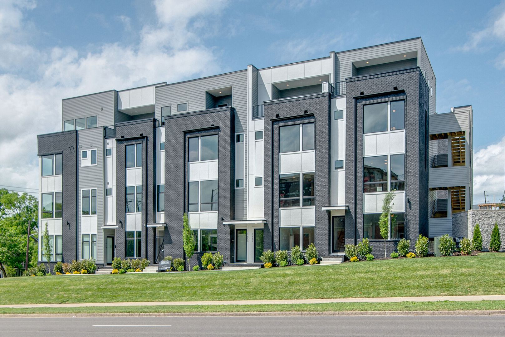 Nashville Townhome: 1654 19th Ave S #15