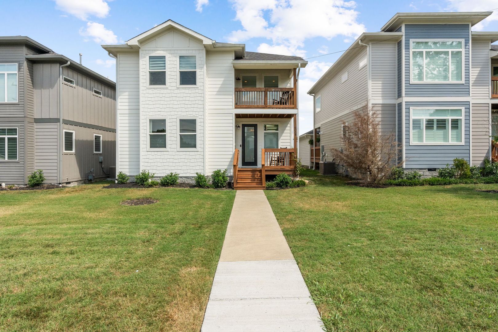Nashville House: 606 B Croley