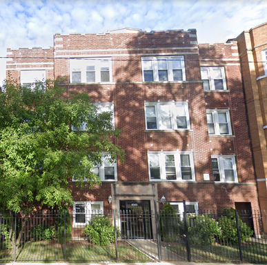 Albany Park Three Bed/One Bath Apartment - Central Heat/AC - Parking Included! – photo 1