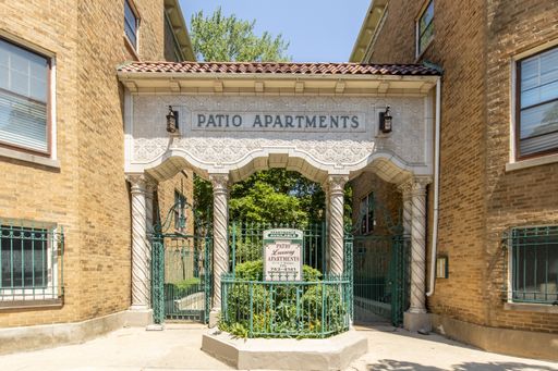 Beautiful Edgewater Efficiency Studio ~ Heat Included ~ Cats Welcome – photo 1