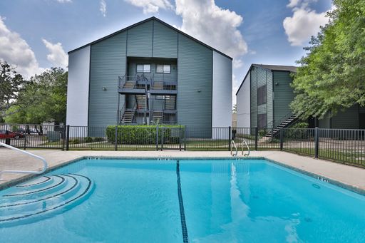 Luxury Remodel. Great North Central Location. Close to Downtown, ACC Highland and Domain! – photo 1