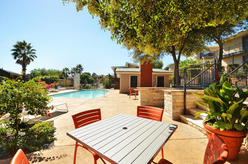 Luxury Remodel. Best Prices in South Austin! Steps Hike & Bike Trail and Downtown! – photo 1