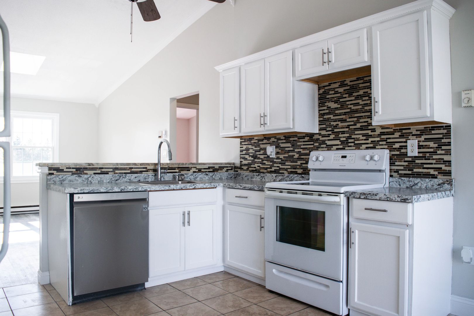 West Haven Apartment: 89 Coleman Street