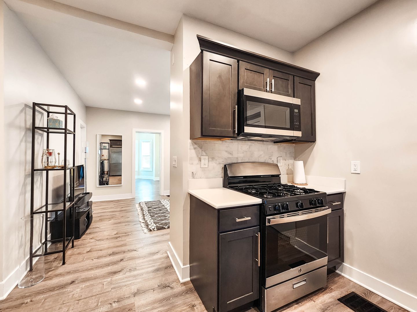 New Haven House: 91 Bristol St