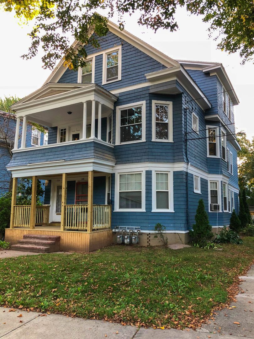 New Haven Apartment: 224 West Rock Ave