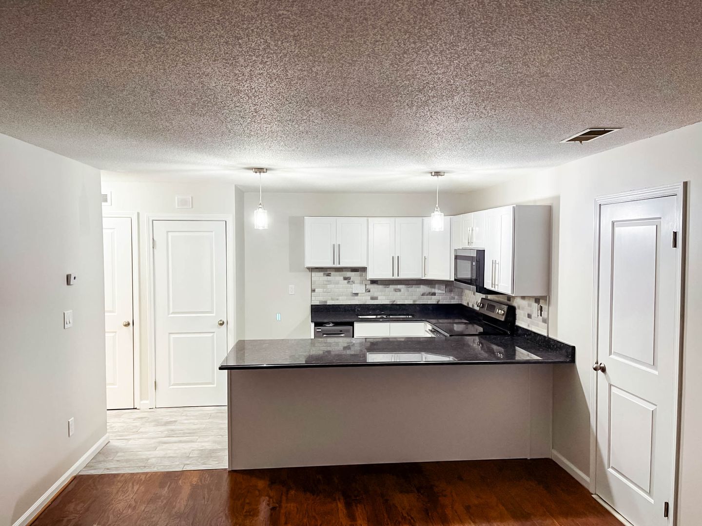 New Haven Apartment: 471 Whalley Ave  - V