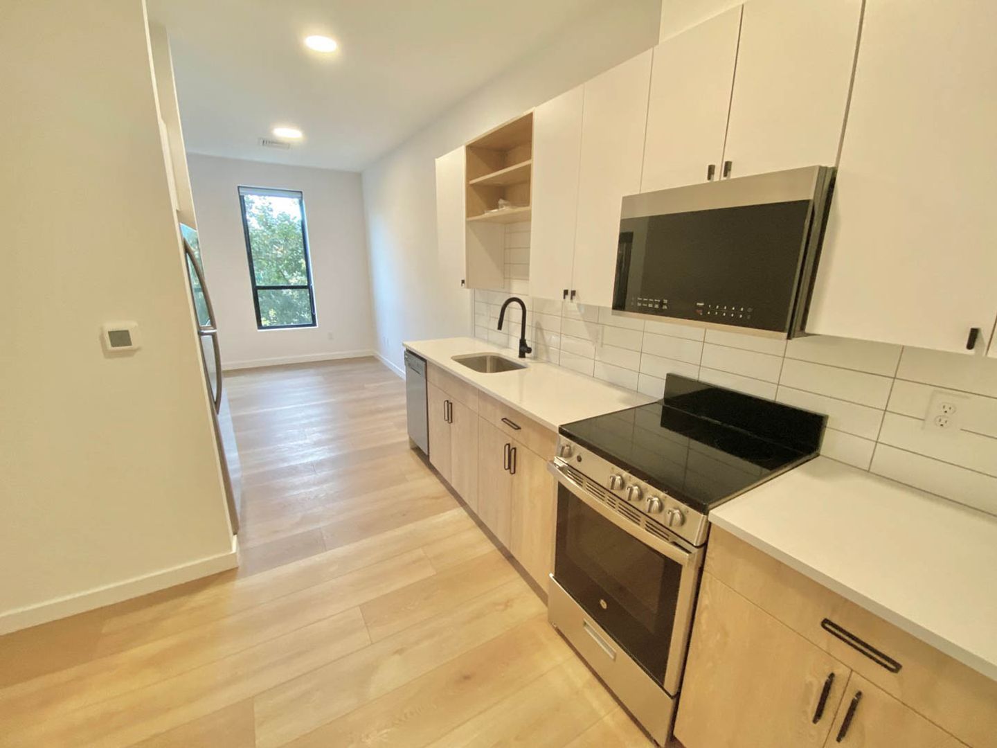 New Haven Apartment: 104 Howe Street