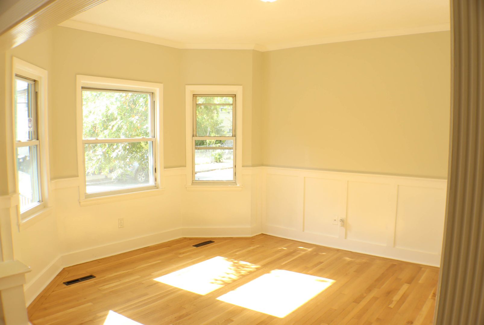 New Haven Apartment: 235 Starr St