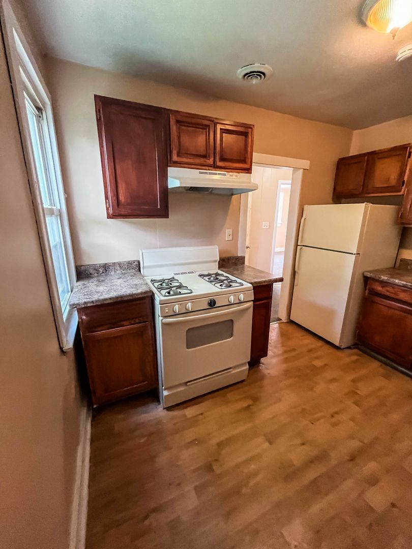 New Haven Apartment: 67 Derby Avenue