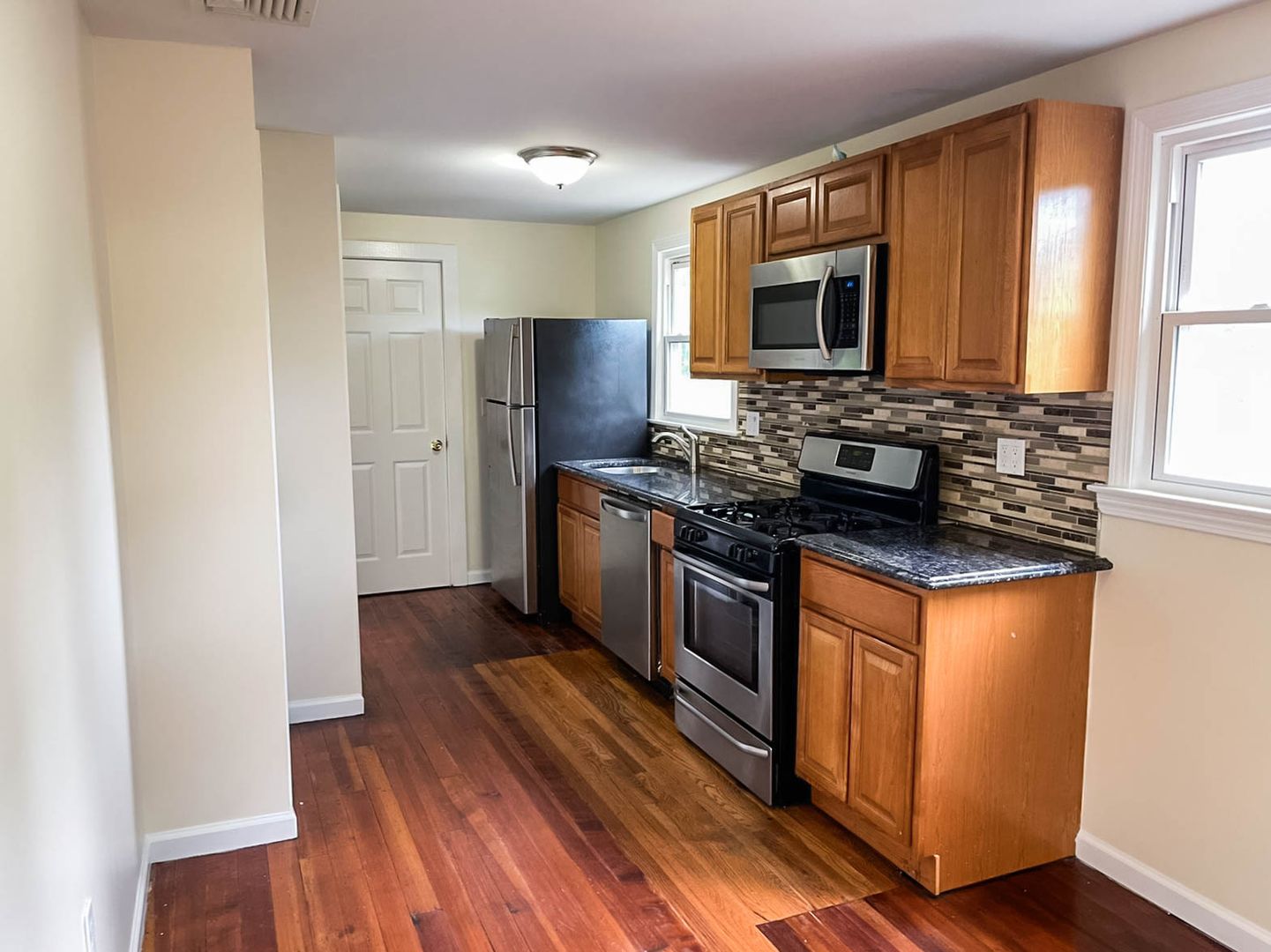 New Haven Apartment: 252 Goffe Terrace, 3
