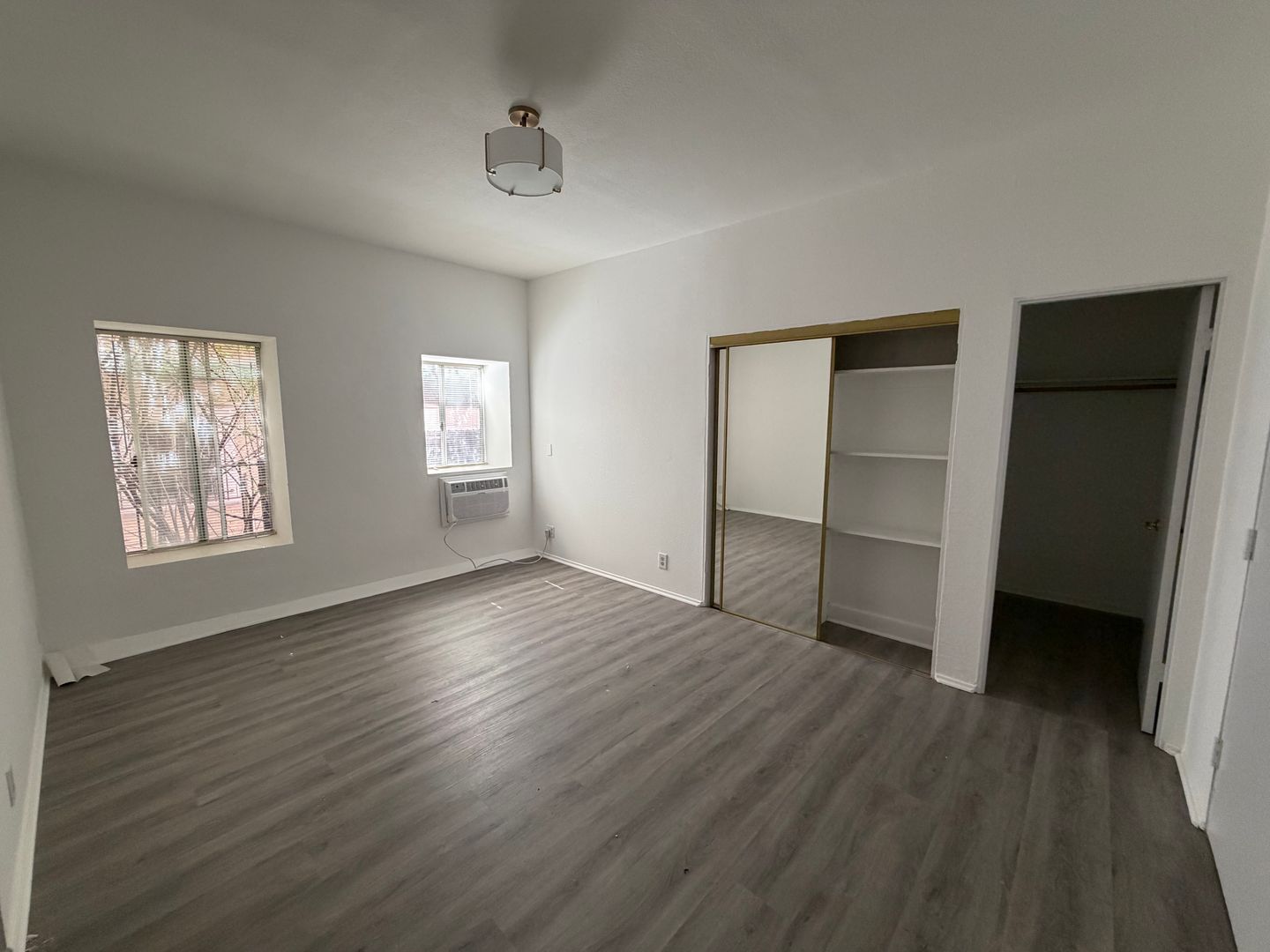 Los Angeles Apartment: 1975 N Beachwood Dr.