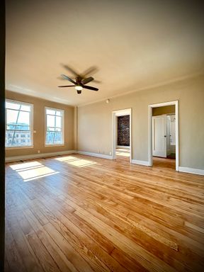 Large, Bright, 4th Floor Facade Corner 1BDRM - Wood Floors, Brick Walls, Extra Closets, New Kitchen With Matching Appliances & Dining Nook (ask about move in specials) – photo 1