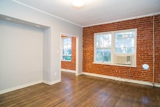 Cozy Studio Plus w/ Bonus Room & Move-on Special! - Los Angeles – photo 1