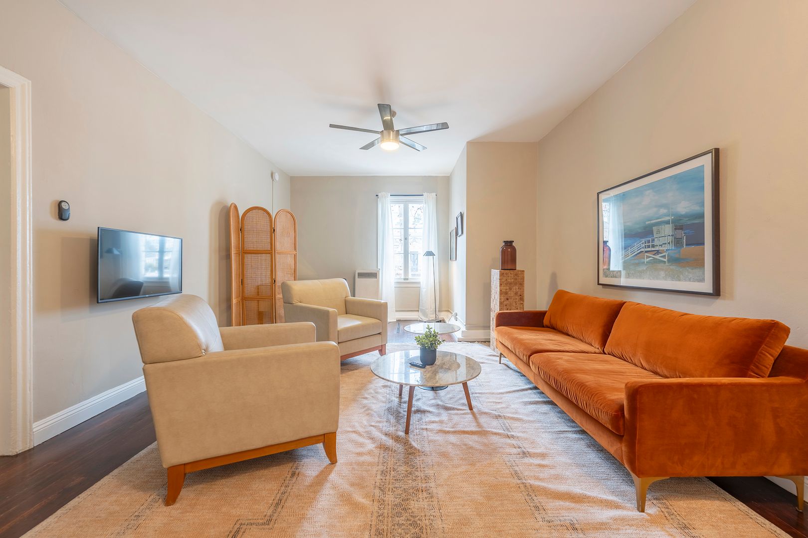 Los Angeles Apartment: 530 S Kenmore Ave.