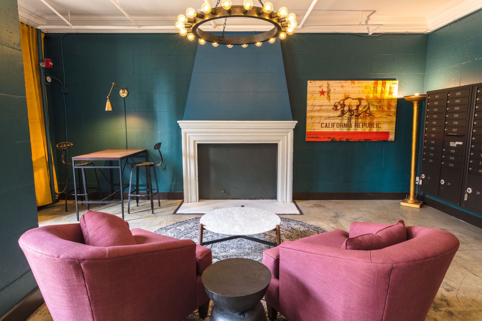 Los Angeles Apartment: 530 S Kenmore Ave.