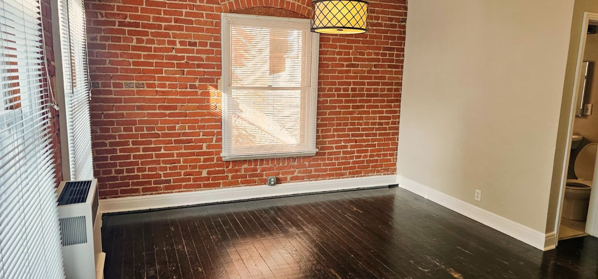 Los Angeles Apartment: 407 S Kenmore Ave.