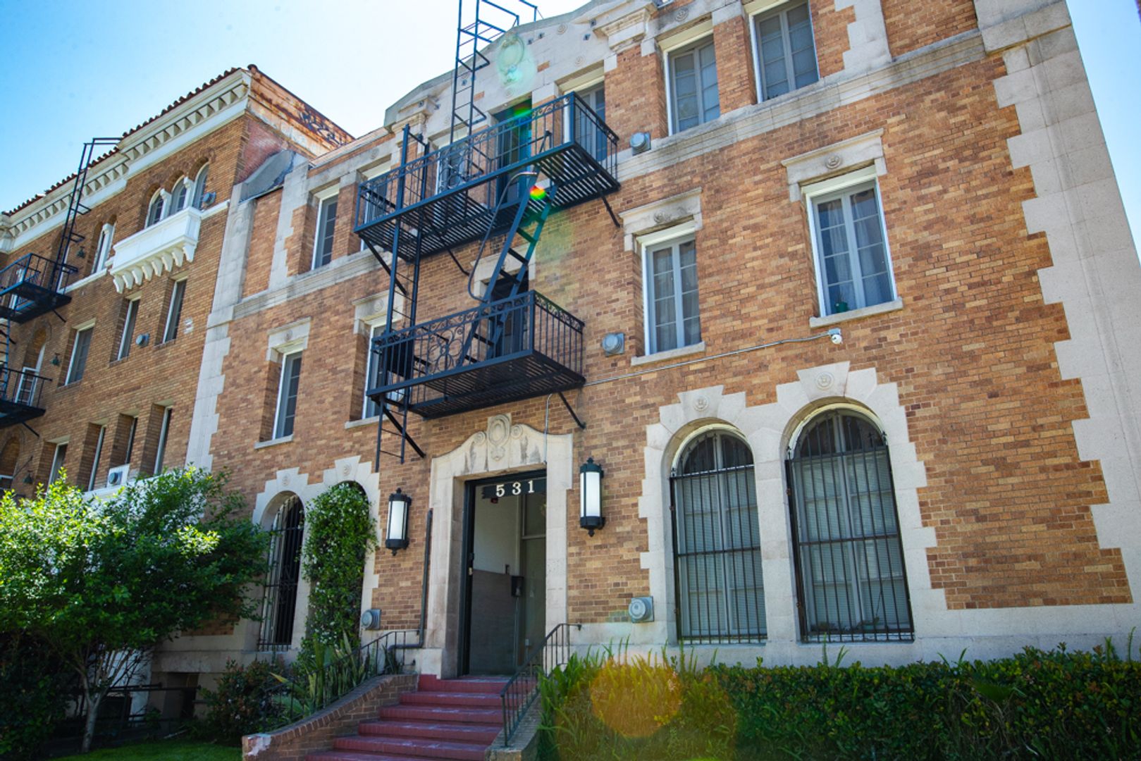 Los Angeles Apartment: 531 S Kenmore Ave.