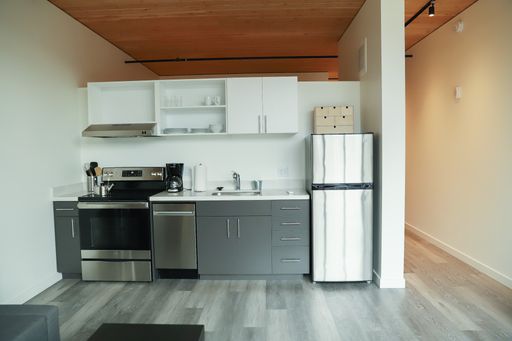 Urban 1 Bed with Floor to Ceiling Windows!! *ASK ABOUT OUR SPECIALS* – photo 1