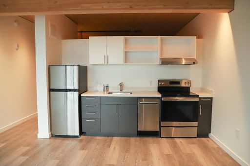 Beautiful 1 Bed with Neighborhood Views and Floor to Ceiling Windows!! – photo 1