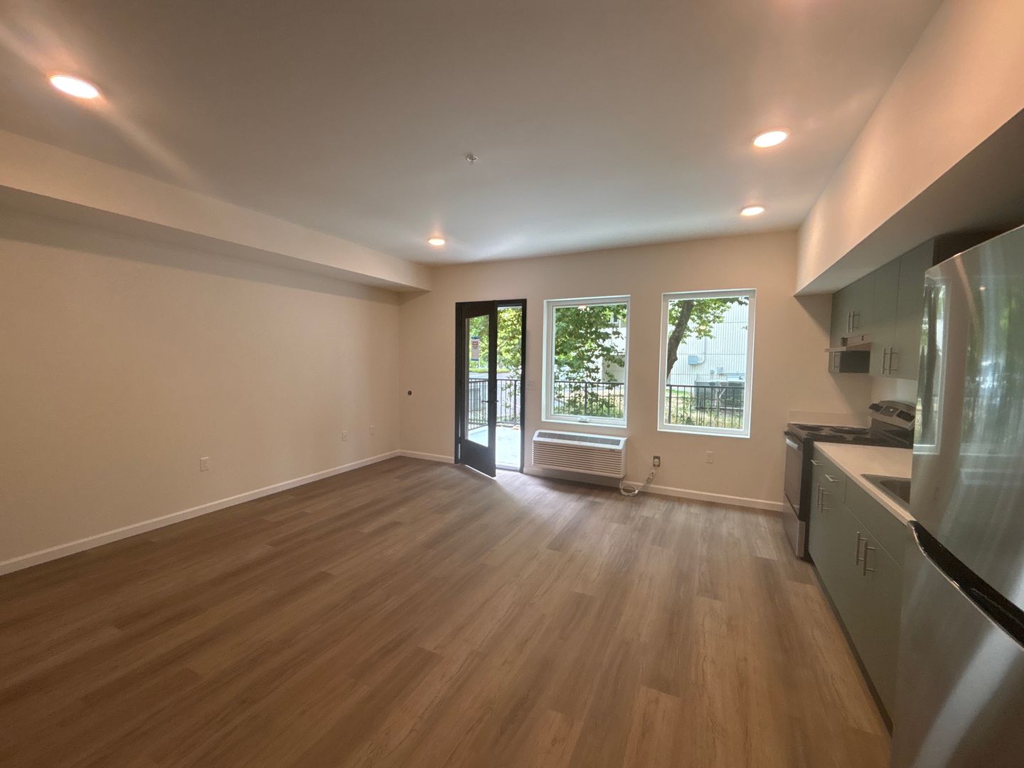 Olympia Apartment: 401 Union Ave SE