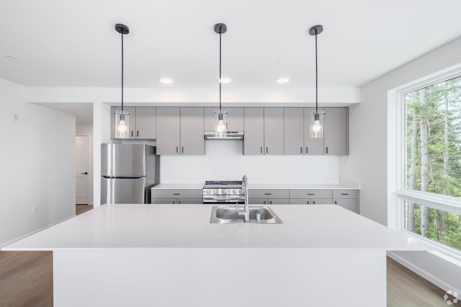 Lacey Apartment: 2463 Hogum Bay Rd NE