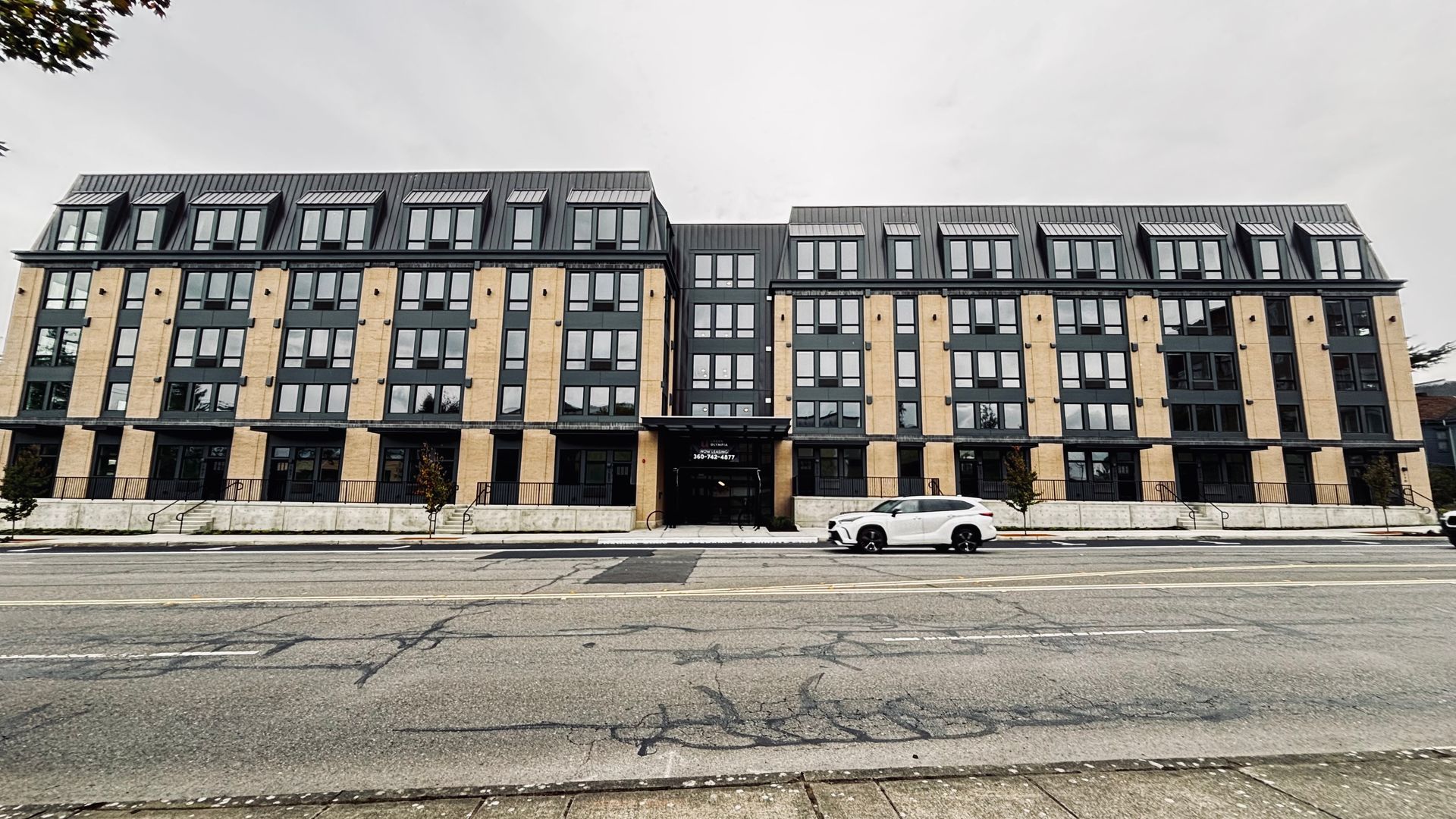 Olympia Apartment: 401 Union Ave SE