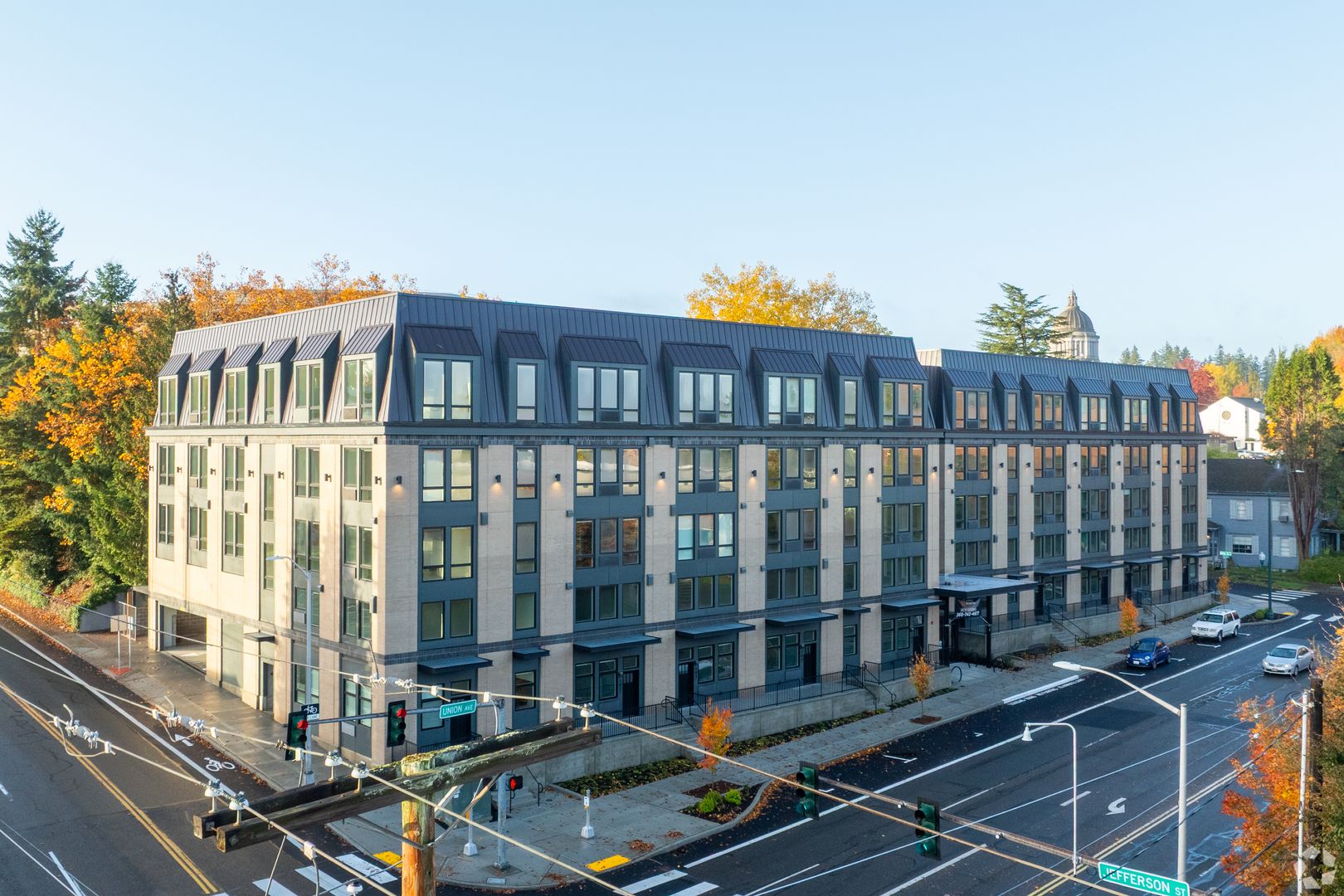 Olympia Apartment: 401 Union Ave SE