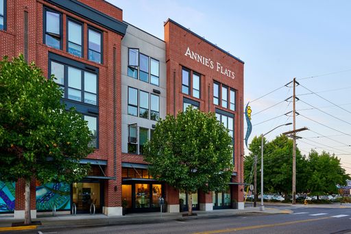 Spacious Studio in Downtown Olympia – photo 1
