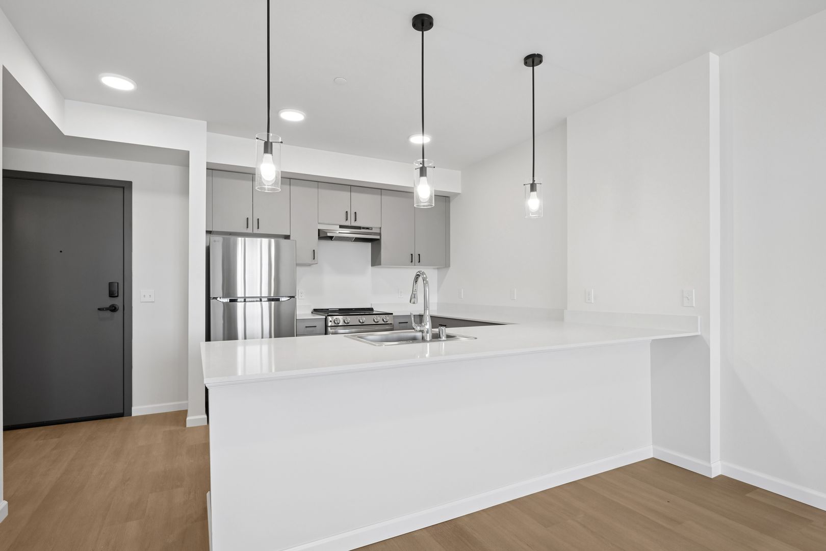 Lacey Apartment: 2463 Hogum Bay Rd NE