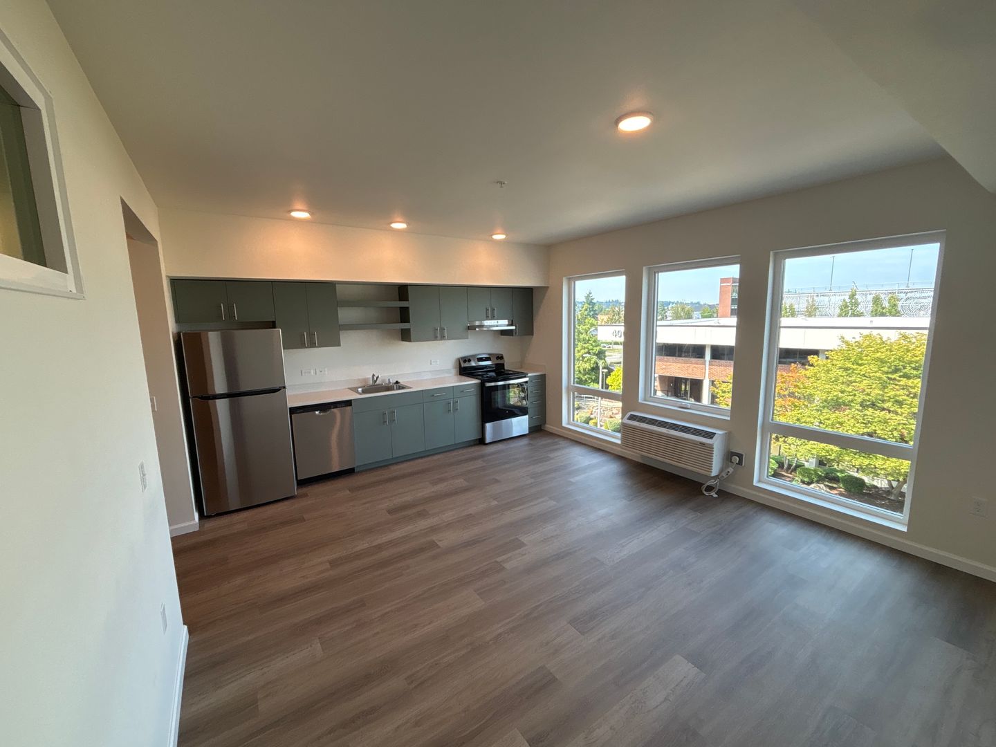 Olympia Apartment: 401 Union Ave SE