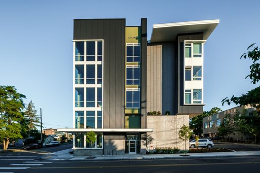 3rd Floor 1-Bedroom | Walkable Location! – photo 1