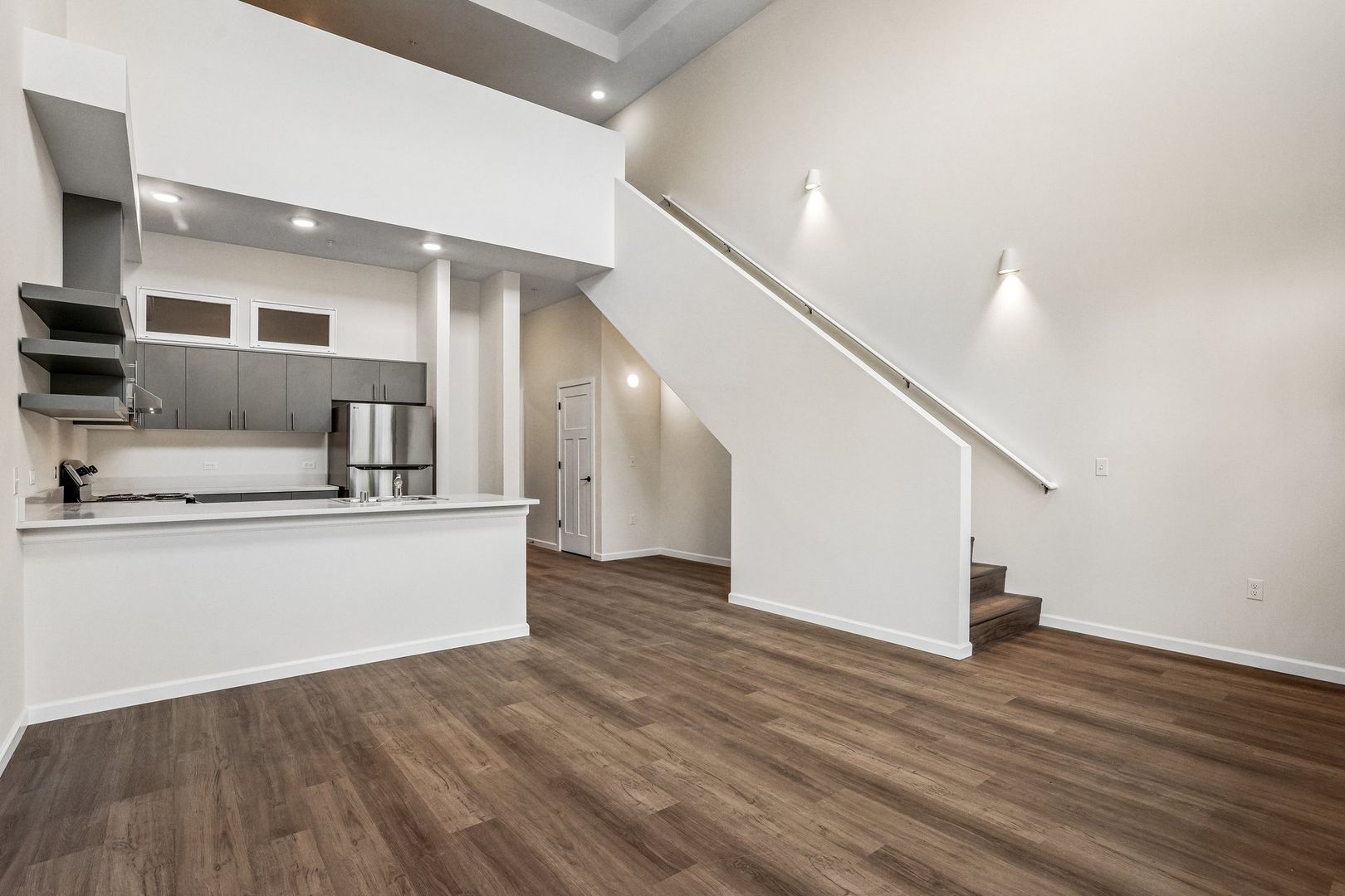Olympia Apartment: 401 Union Ave SE