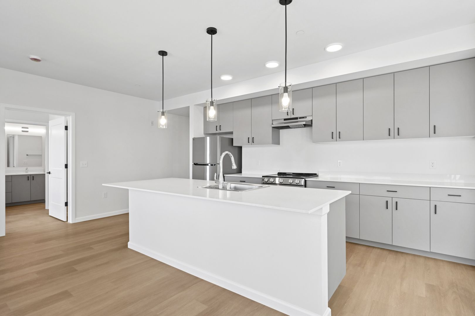 Lacey Apartment: 2463 Hogum Bay Rd NE