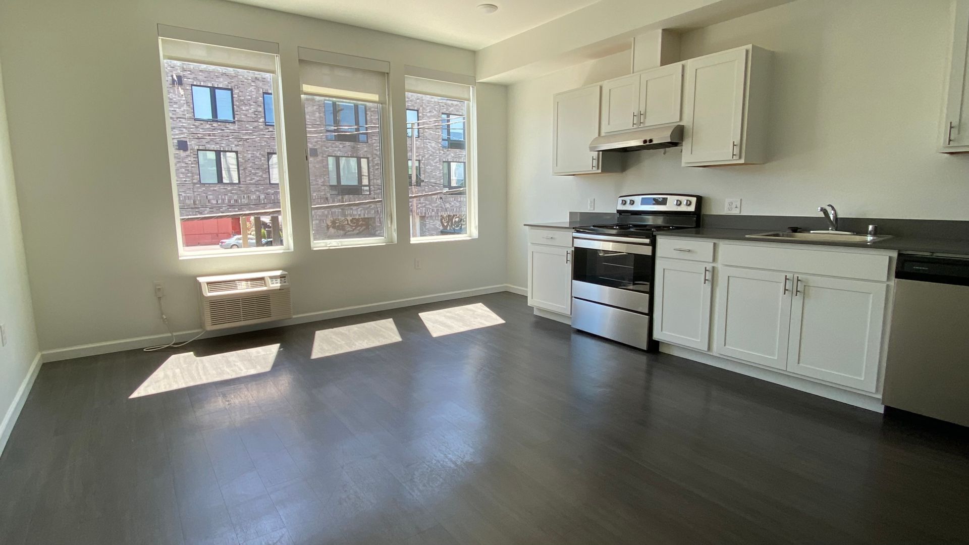 Olympia Apartment: 215 Columbia St NW