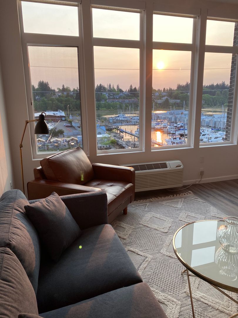 Olympia Apartment: 120 Water St. NW