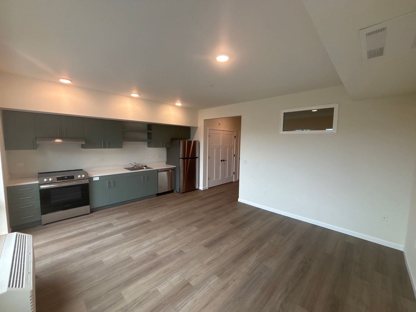 Olympia Apartment: 401 Union Ave SE