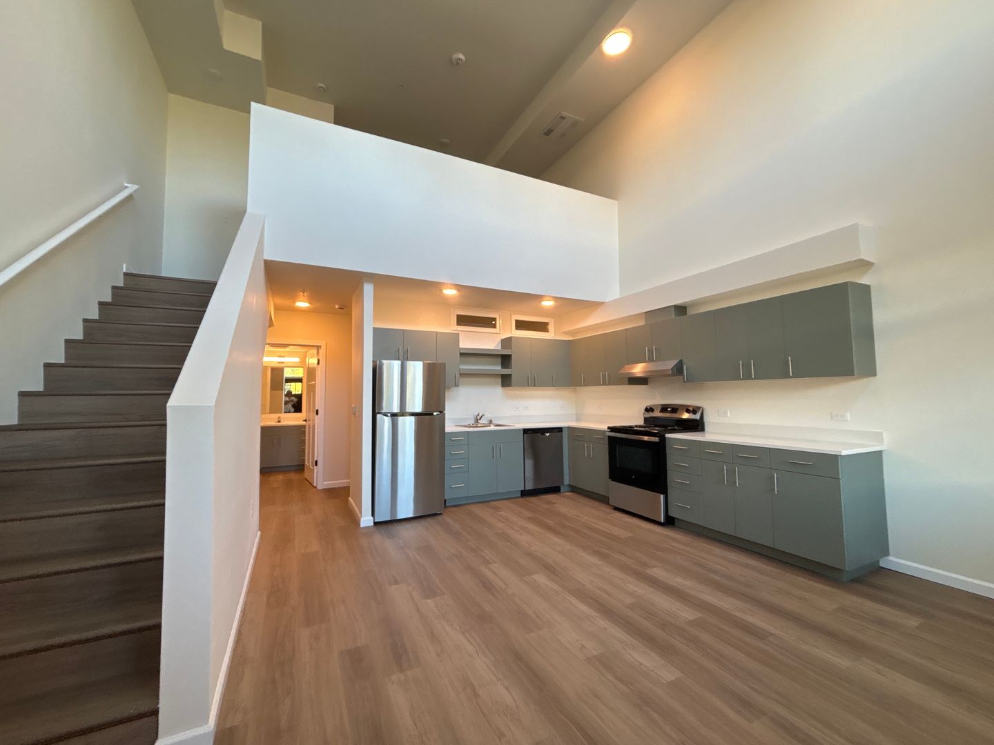 Olympia Apartment: 401 Union Ave SE