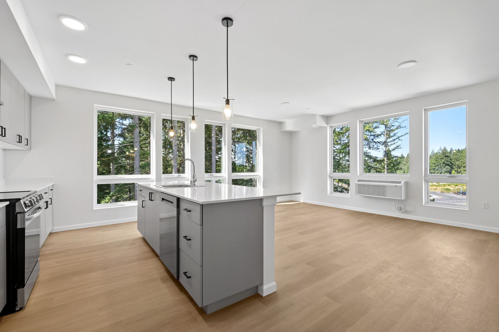 Lacey Apartment: 2463 Hogum Bay Rd NE