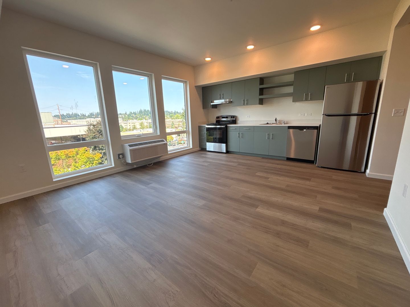 Olympia Apartment: 401 Union Ave SE