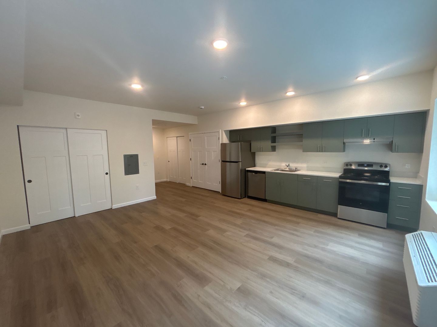 Olympia Apartment: 401 Union Ave SE