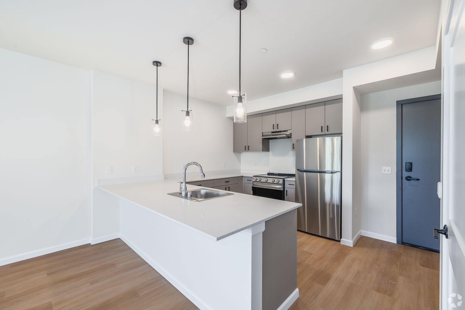 Lacey Apartment: 2463 Hogum Bay Rd NE